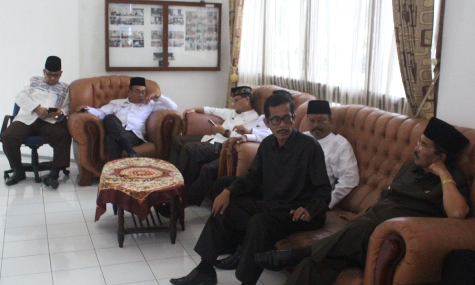 Rapat Paripurna RANPERDA Tentang Pembentukan 25 Nagari Se-Pasaman Sempat Mengalami Dua Kali Molor Waktu Rapat