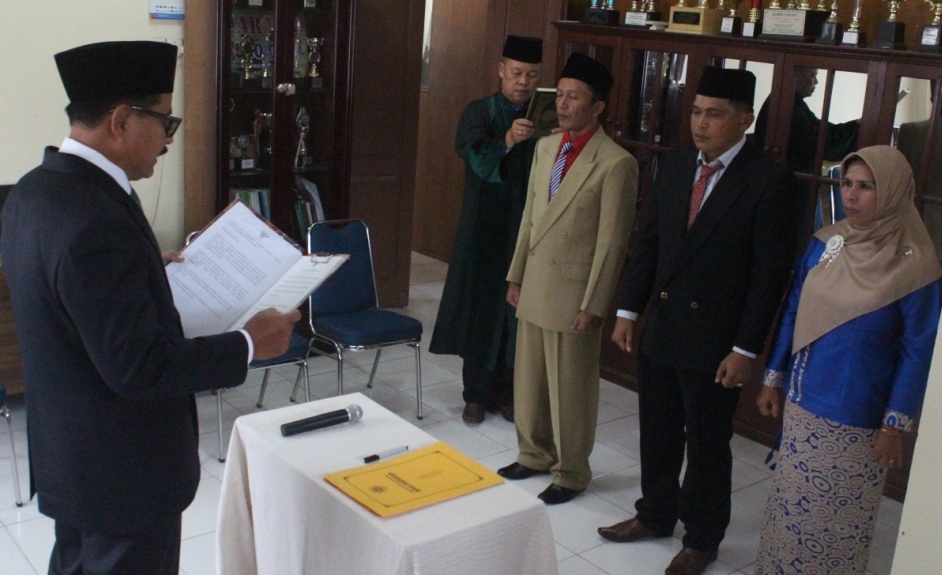 DINAS PERTANIAN PASAMAN LANTIK TIGA ESELON IV DI LINGKUNGAN LEMBAGANYA PENUH KHITMAD