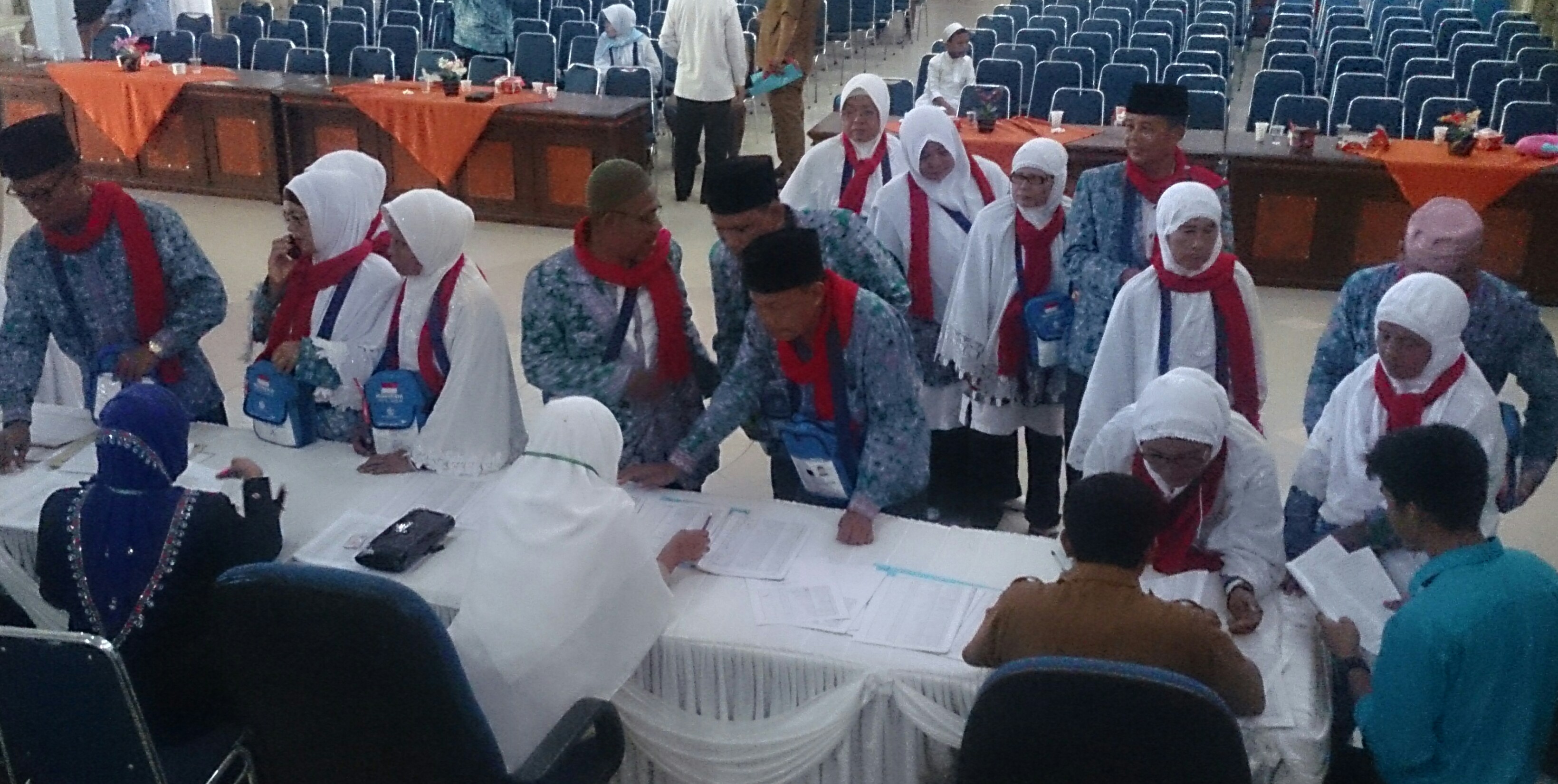 JCH KABUPATEN PASAMAN PERDANA HADIR DI POS PELAYANAN ADMINISTRASI PASAMAN JCH LUBUK SIKAPING 