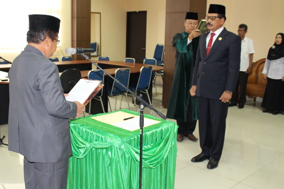 Sekda Pasaman HM Saleh Melantik dan Mengambil Sumpah Jabatan Eselon II.b Dilingkungan Pemkab Pasaman