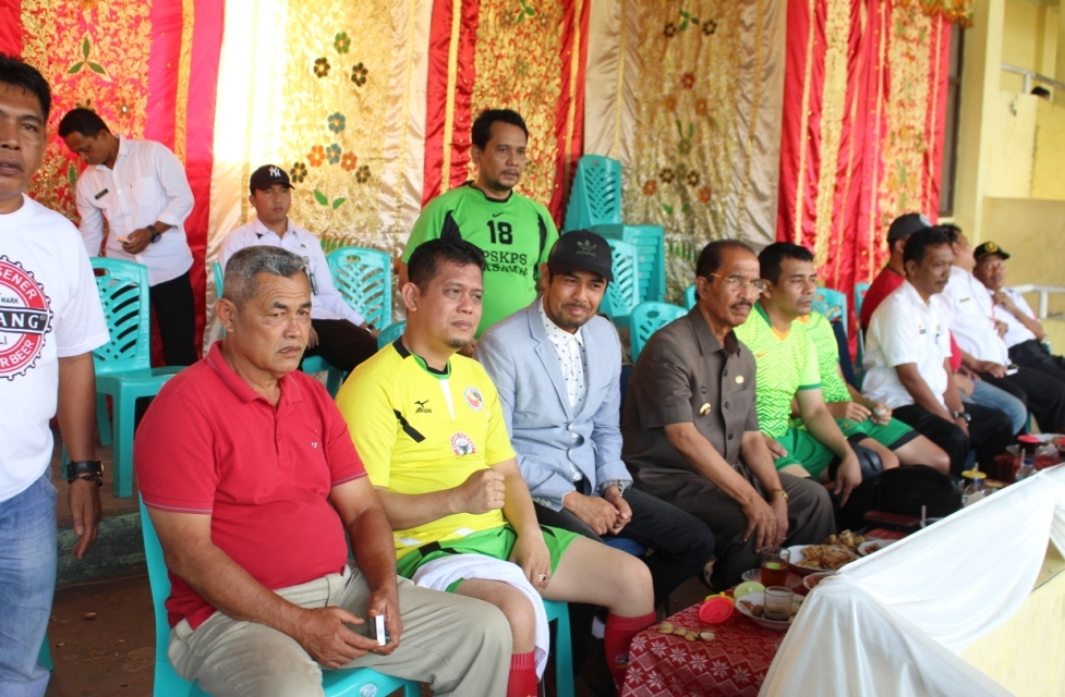 Bupati H.Yusuf Lubis.SH.MSi Dan Wakil Bupati Pasaman Atos Pratama Saksikan Laga Terakhir Group A Minang Kabau Cup 2019