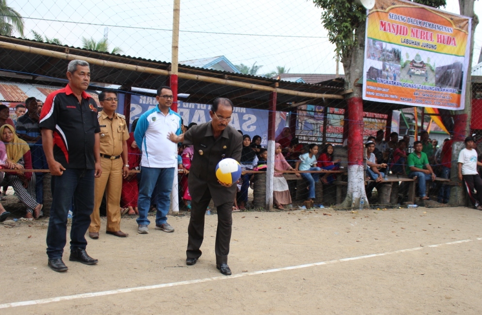 BUPATI H. YUSUF LUBIS.SH.MSi MEMBUKA OPEN TURNAMEN VOLLY BALL BUPATI CUP III 2019 DI LABUHAN JURUNG