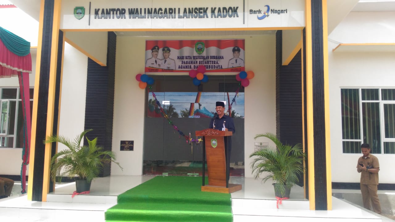 Bupati H. Yusuf Lubis. SH. MSi Resmikan Kantor Nagari Langsat Kadap Dan Motivasi Aparatur Nagari Dalam Pelayanan Kepada Masyarakat 