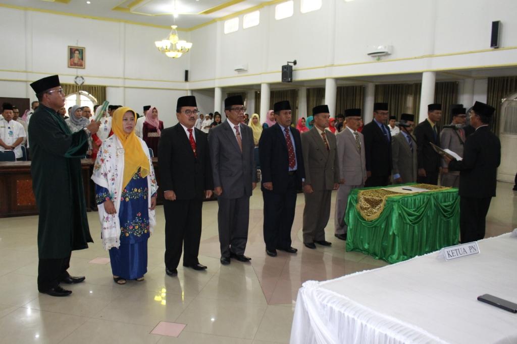 BUPATI H. YUSUF LUBIS. SH. MSi MERESHUFFLE KEPALA OPD DILINGKUNGAN PEMDA PASAMAN