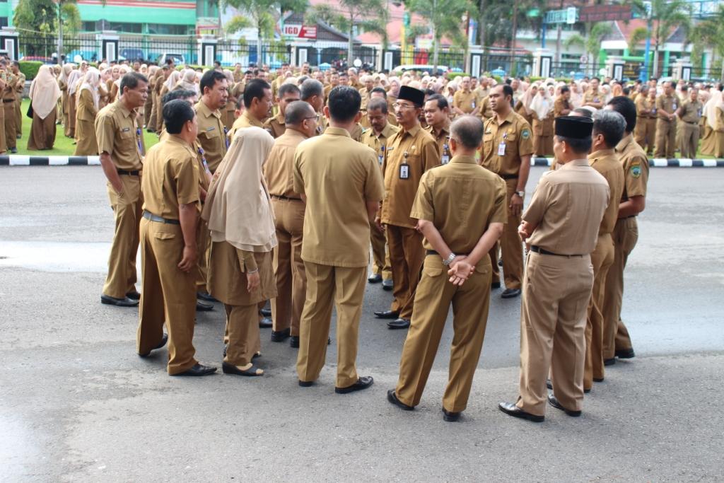 Bupati H. Yusuf Lubis. SH. M.Si Kumpulkan Kepala-kepala OPD Untuk Melaporkan Kehadiran ASN Di Setiap Instansi Secara Langsung