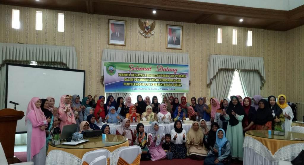 NY NEVI ZUAIRINA IRWAN PRAYITNO BUKA BINTEK PENGUATAN PERAN LKS POSDAYA 