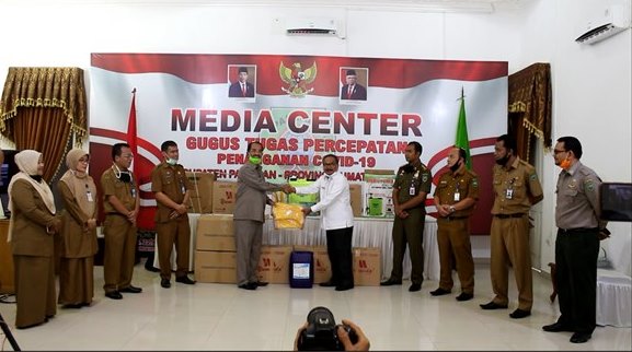 Bupati H. Yusuf Lubis, SH, M.Si Kembali Menerima Bantuan Logistik dari Musli M Nur Anggota DPRD Provinsi Sumbar