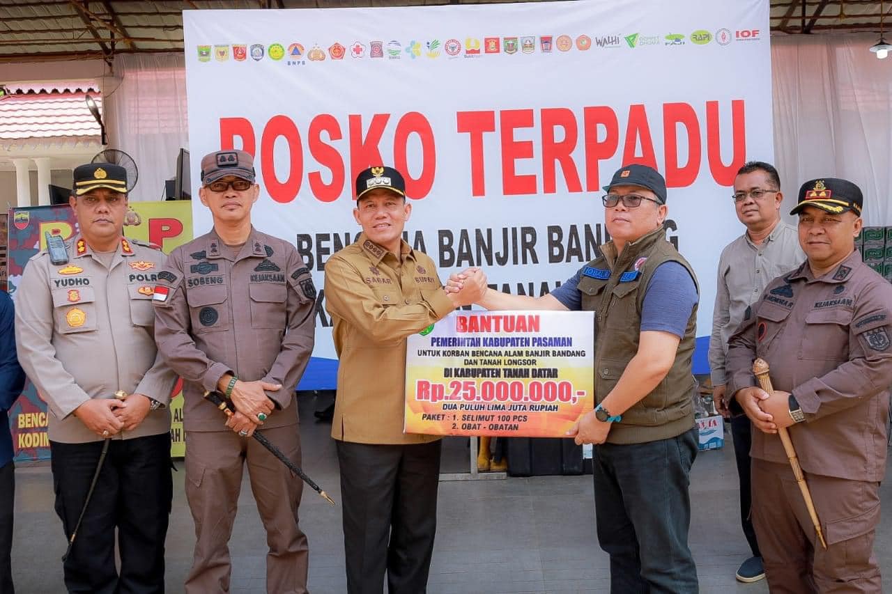 Pemkab Pasaman Peduli, Bupati Sabar AS Antarkan Bantuan Ke Agam dan Tanah Datar