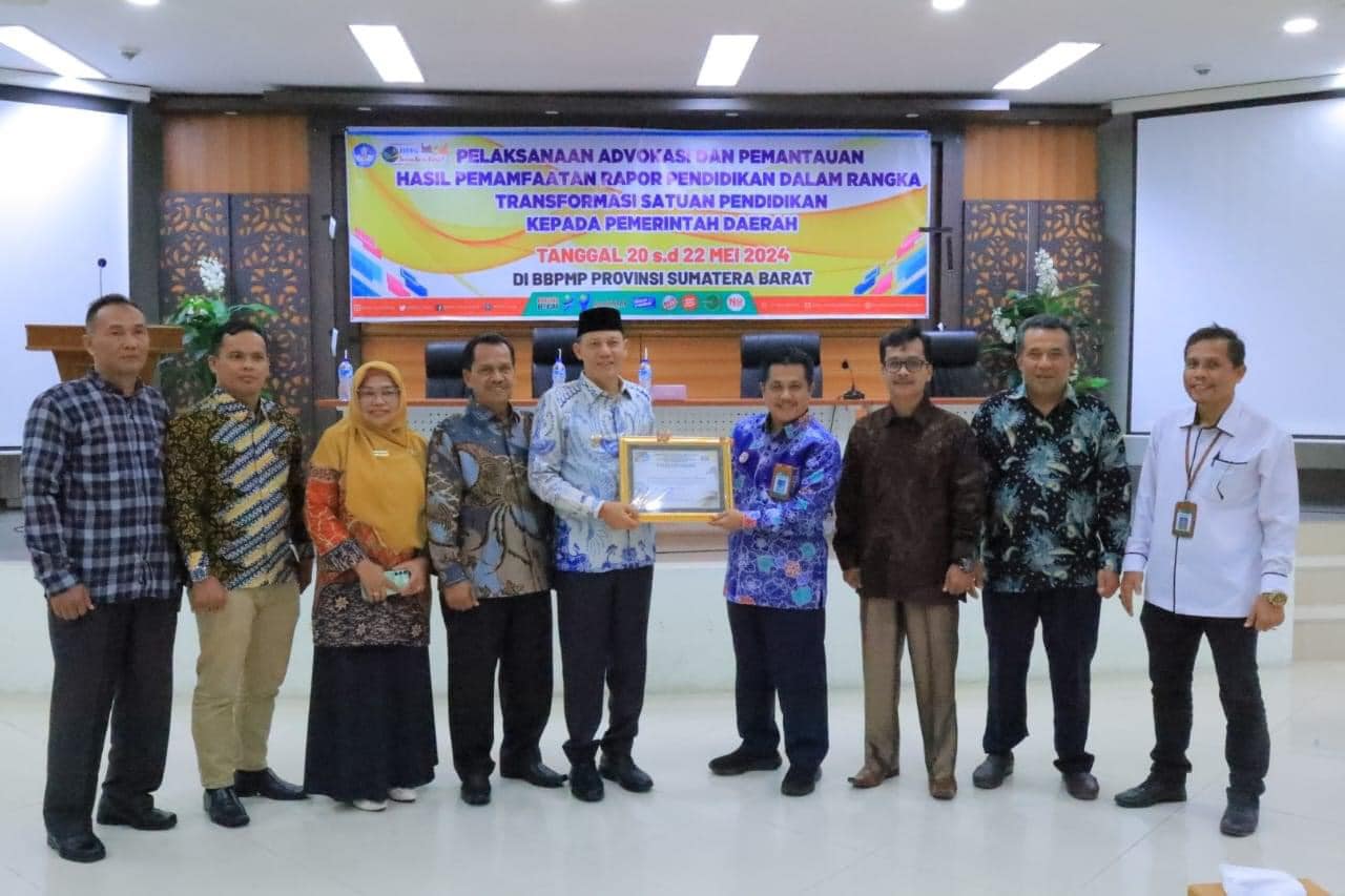 Bupati Pasaman Sabar AS kembali Terima Penghargaan Bergensi Bidang Pendidikan
