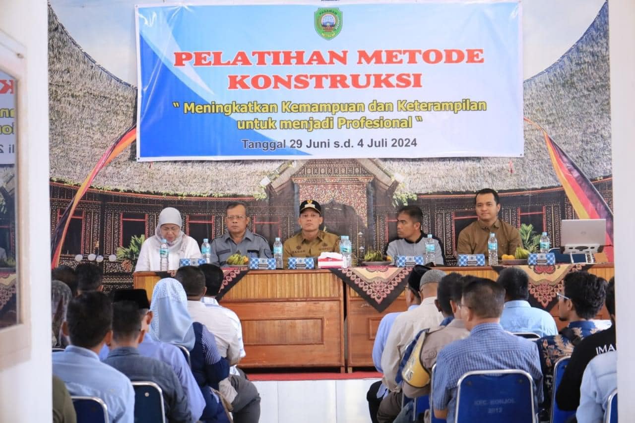 Bupati Sabar AS buka Pelatihan Konstrusi. Untuk Serap Tenaga Kerja Pasaman