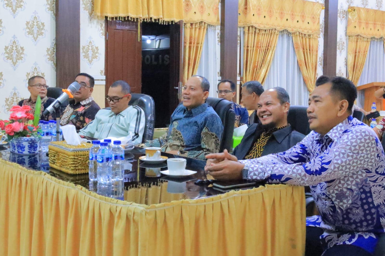 Disaksikan Bupati Sabar AS dan Forkopimda, Pagelaran Wayang kulit sukses digelar Polres Pasaman