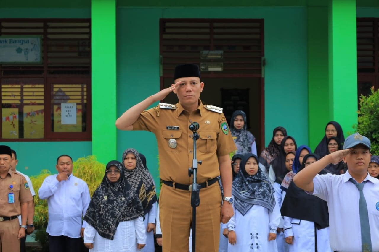 Jadi Pembina Upacara di MAN 1 Pasaman,  Ciptakan Generasi Unggul Pasaman