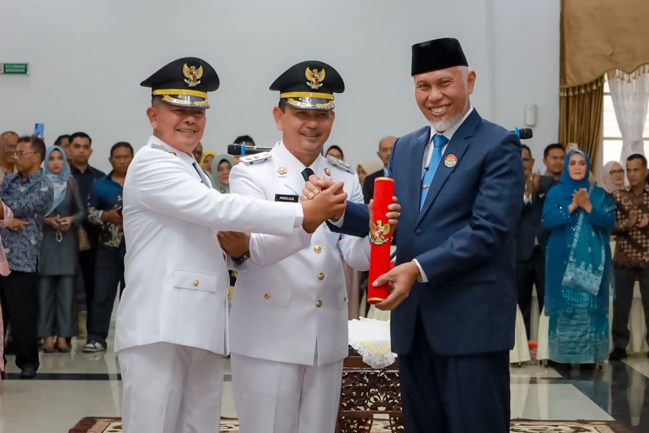 Gubernur Lantik Welly Suhery dan Parulian Dalimunthe, Pasaman Resmi Miliki Nahkoda Baru