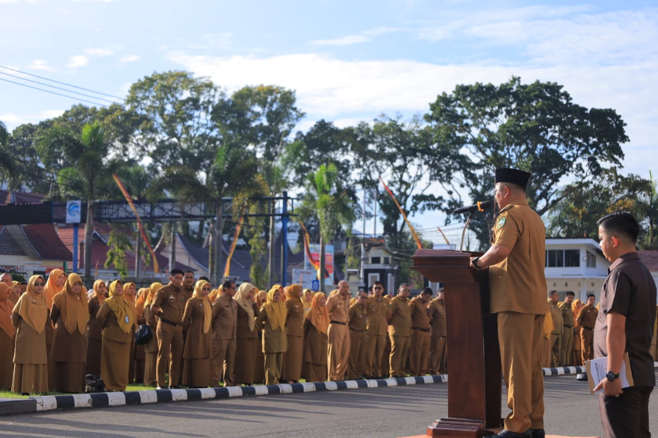 Pimpin Apel Organik, Bupati Pasaman Sampaikan Capaian Program Kerja Seratus Hari Di Hadapan ASN