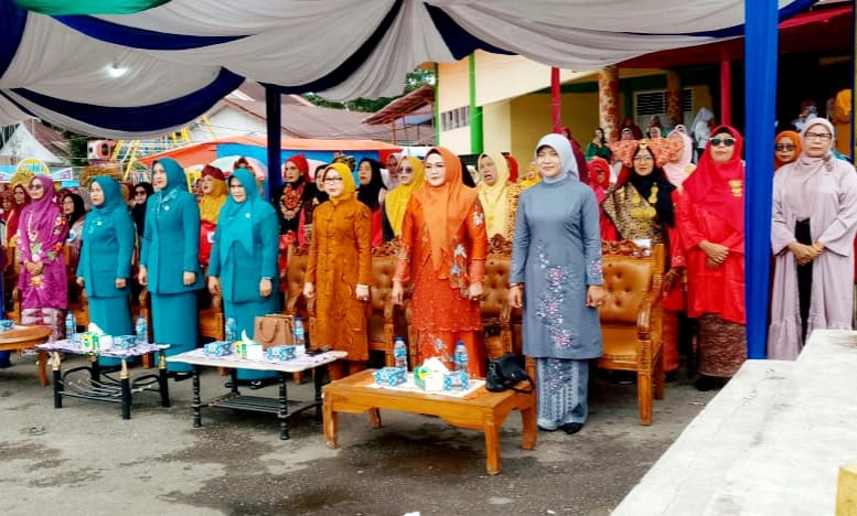 Semarak HUT ke-80, Bundo Kanduang se Pasaman Ikuti Lomba Managua dan Peragaan Pakaian Adat