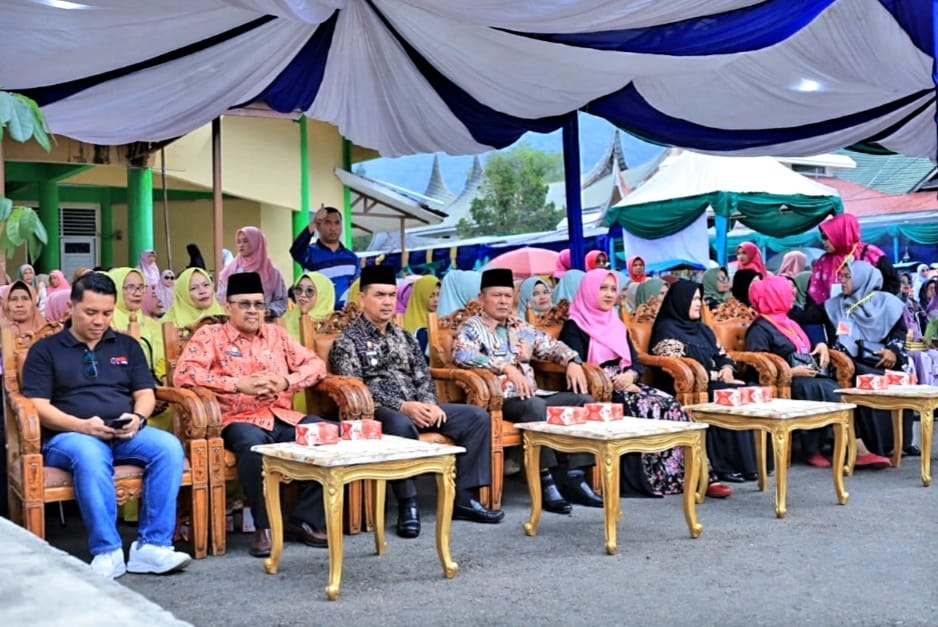 Momen HUT ke-80 Pasaman, Bupati Welly Suhery Buka Lomba Lantunan Sholawat Nariyah