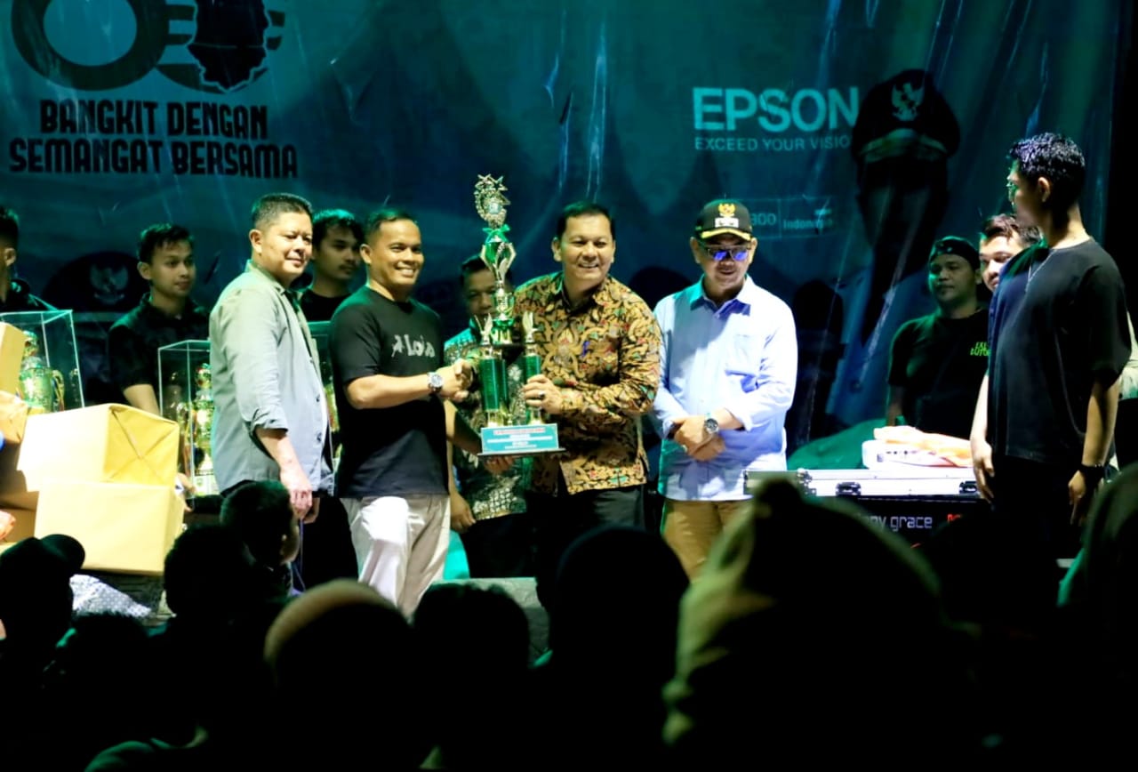Ribuan Warga Ramaikan Malam Penutupan HUT ke-80 Kab Pasaman