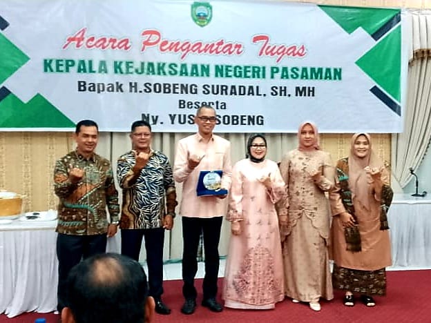Pemkab Pasaman Gelar Perpisahan Kajari Sobeng Suradal Dengan Penuh Haru