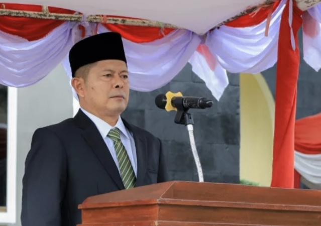 Bupati Pasaman Welly Suhery Terima penghargaan dari Kakanwil Kementrian Imigrasi dan Pemasyarakatan