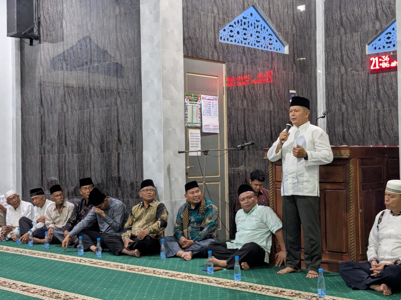 Safari Ramadhan Perdana, Bupati Welly Suhery Salurkan Bantuan dan ampung Aspirasi Warga