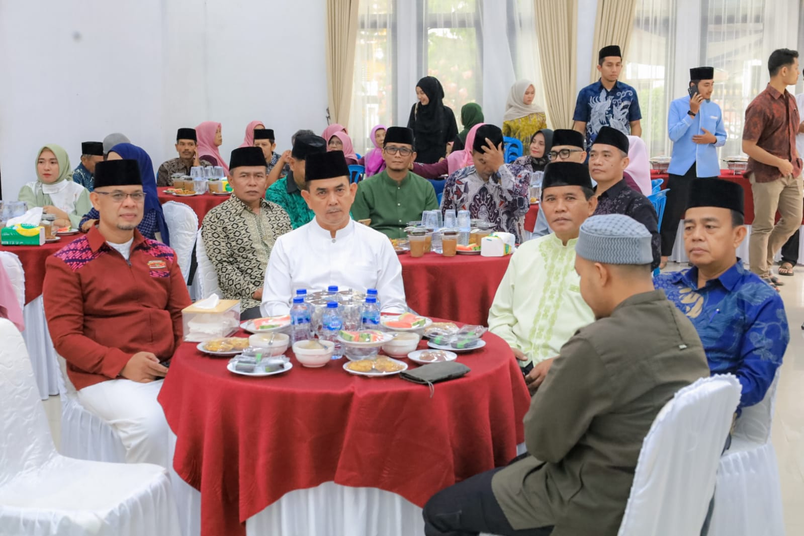 Perkuat Hubungan Emosional, Wakil Bupati Pasaman Gelar Buka Bersama Tokoh Masyarakat dan Ormas