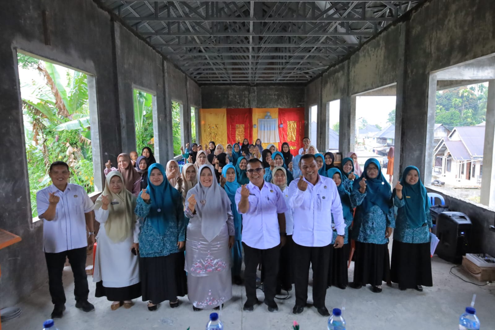 Mewakili Ketua TP-PKK Pasaman, Ny. Asra Parulian Buka Sosialisasi Menu B2SA di Simpang Alahan Mati