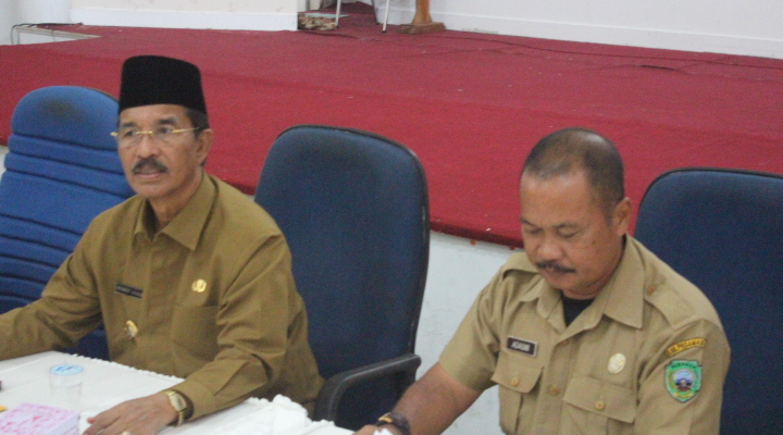 Bupati Pasaman Yusuf Lubis sarankan agar materi pelatihan semuanya di Copy untuk jadi acuan bagi pengelola data di kecamatan dan Nagari Se_Pasaman.