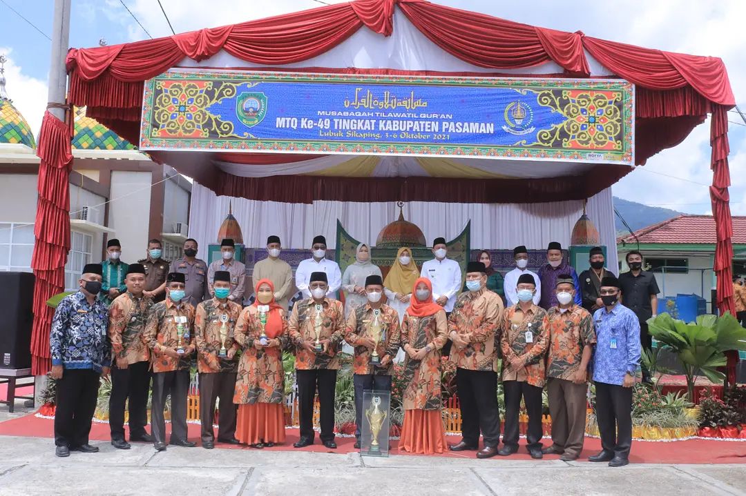 Bupati Pasaman H.Benny Utama Menutup secara Resmi MTQ ke 49 Tingkat Kabupaten Pasaman di Islamic Center lubuk Sikaping.