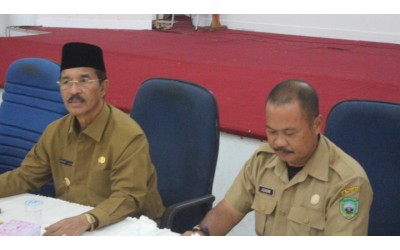 Bupati Pasaman Yusuf Lubis sarankan agar materi pelatihan semuanya di Copy untuk jadi acuan bagi pengelola data di kecamatan dan Nagari Se_Pasaman.